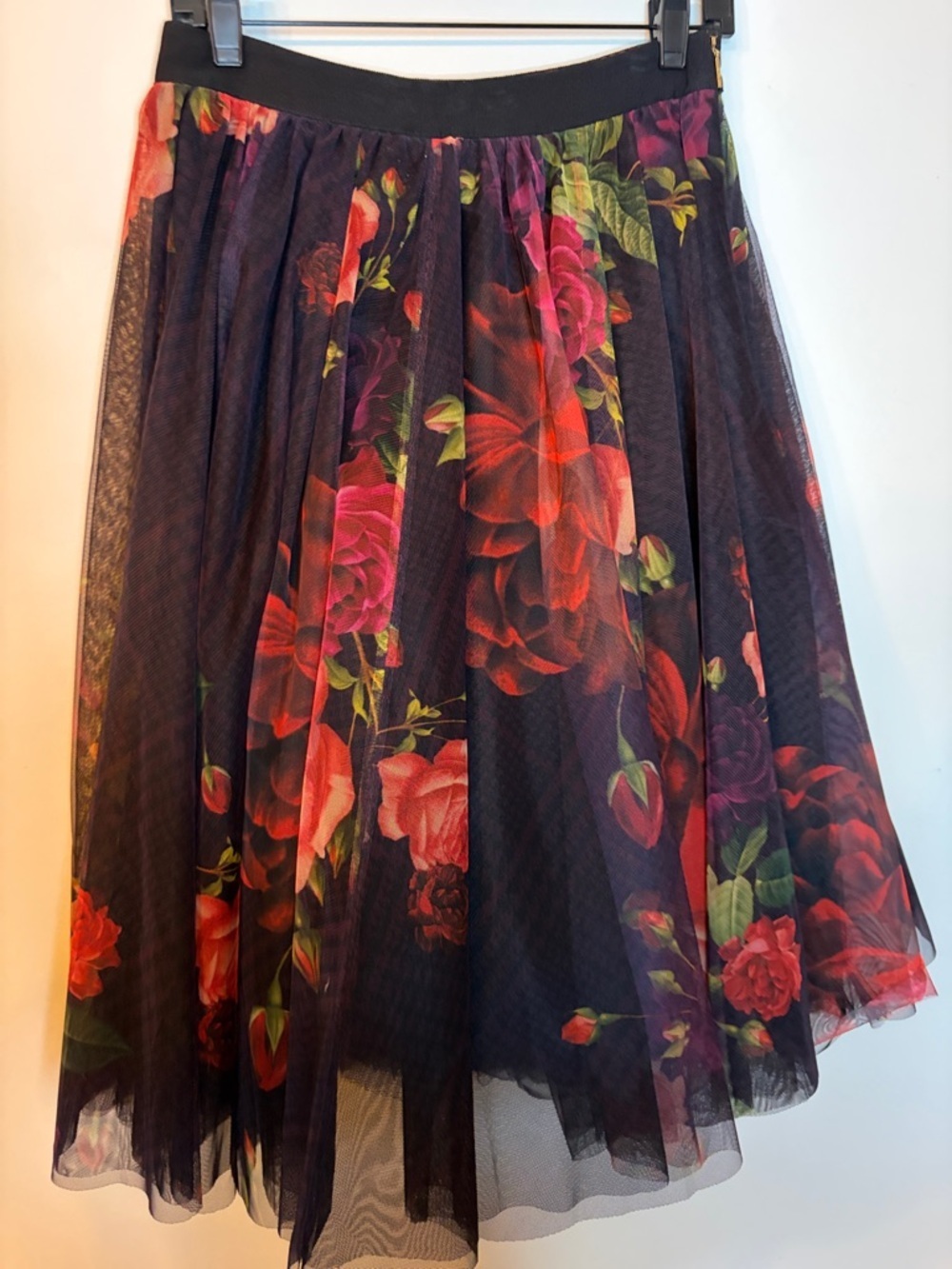 Ted Baker London Black Tulle Midi Skirt with Red Rose Print— NWOT— Size 2 - Picture 6 of 7